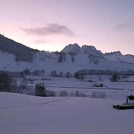 De Montagne Du Plateau De Lhers- Accueil Randonneurs *