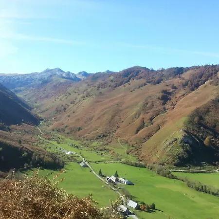 De Montagne Du Plateau De Lhers- Accueil Randonneurs *