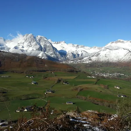 De Montagne Du Plateau De Lhers- Accueil Randonneurs Gasthof *