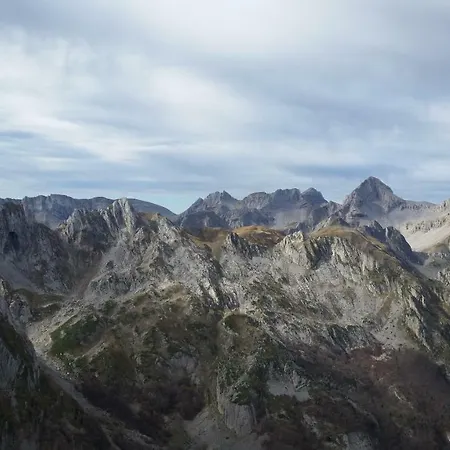 De Montagne Du Plateau De Lhers- Accueil Randonneurs *